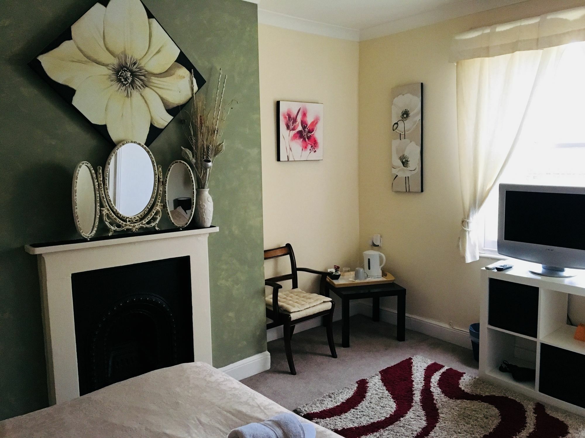 Bentons Guest House 첼튼엄 외부 사진